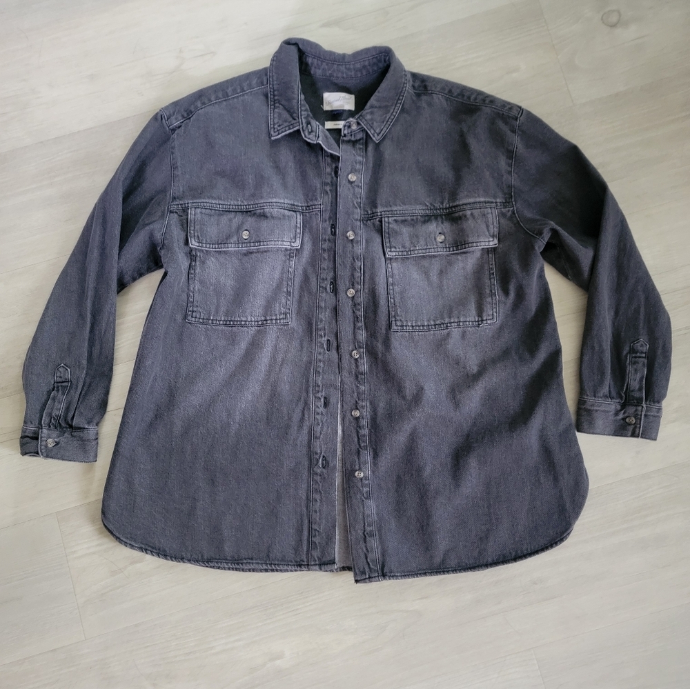 Universal Thread Gray Button Up Jean Shirt Jacket